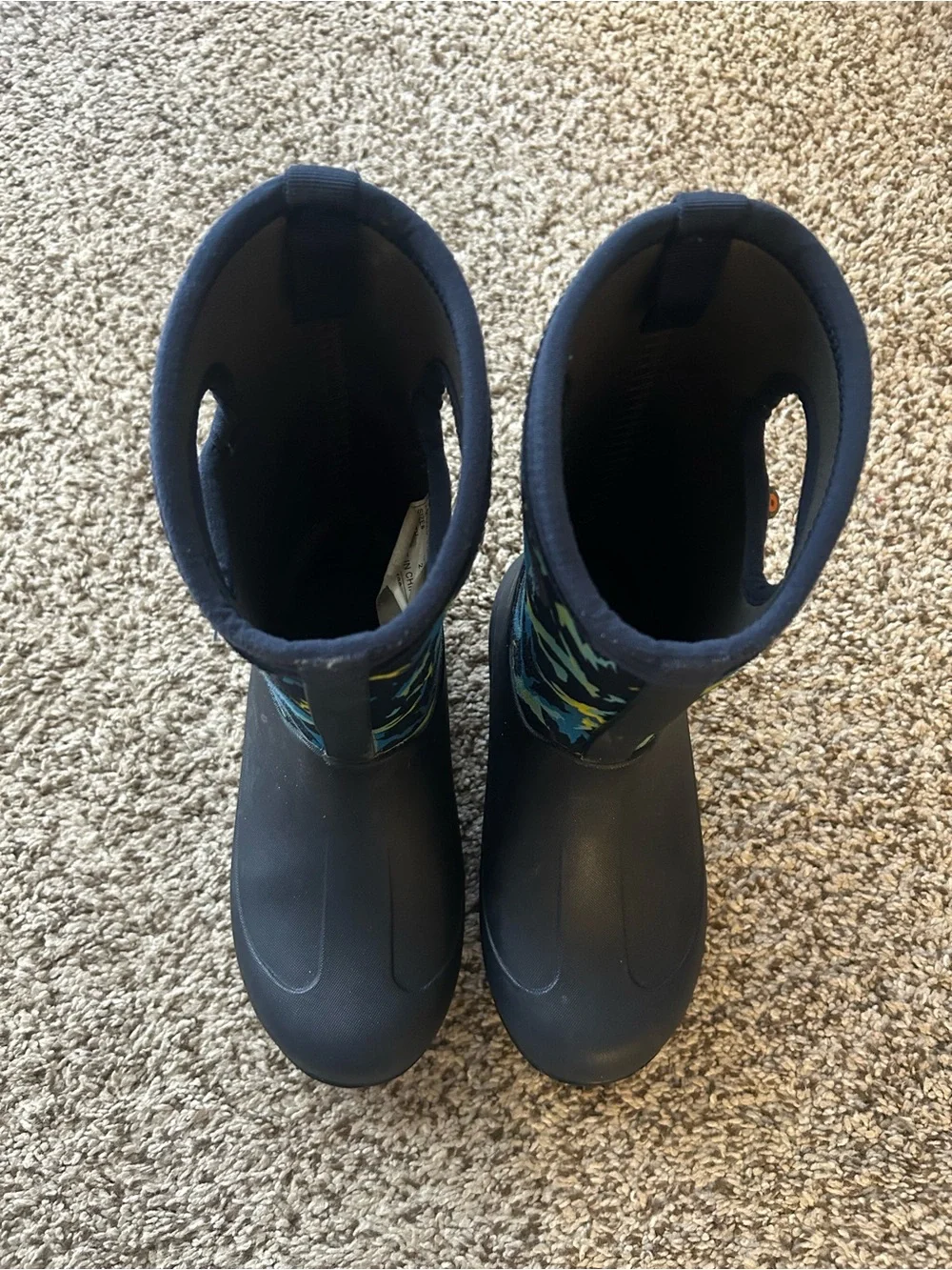 Bogs Youth size 2